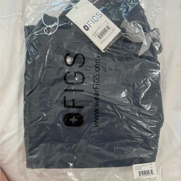 Figs maternity Zamora joggers (dark harbor) - Picture 2 of 3